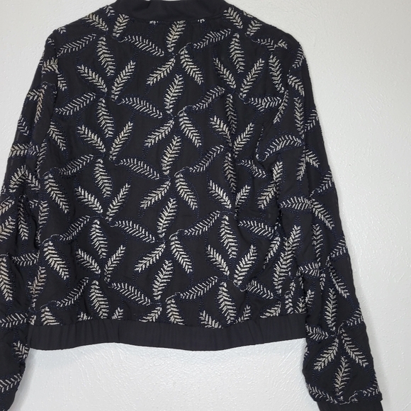 BKE Boutique Leaf Bomber Jacket Women's Size Medium - Picture 8 of 12
